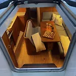 船上ホテル Seilbat 39 Fot I Sentrum Med Hotellkomfort For 6 Pers