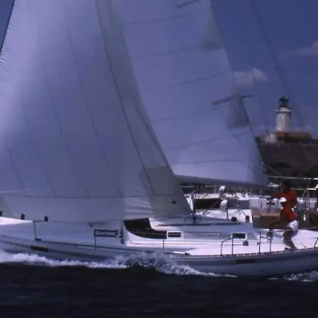 Seilbat 39 Fot I Sentrum Med Hotellkomfort For 6 Pers *