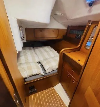 Botel Seilbat 39 Fot I Sentrum Med Hotellkomfort For 6 Pers *