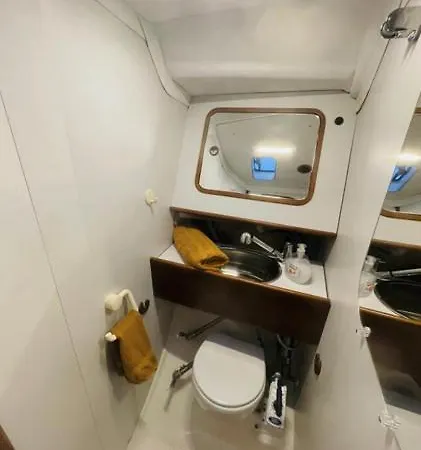 Seilbat 39 Fot I Sentrum Med Hotellkomfort For 6 Pers 프레드릭스타드