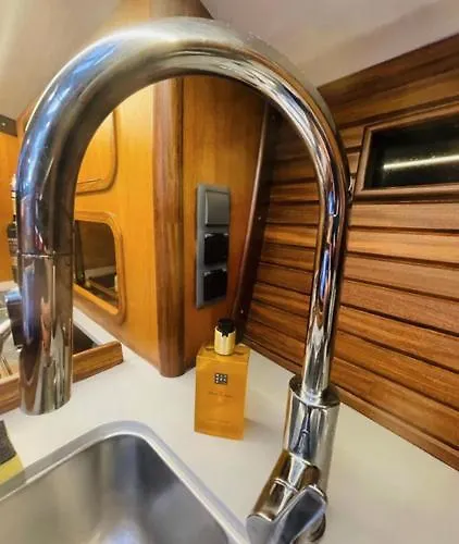 Seilbat 39 Fot I Sentrum Med Hotellkomfort For 6 Pers *