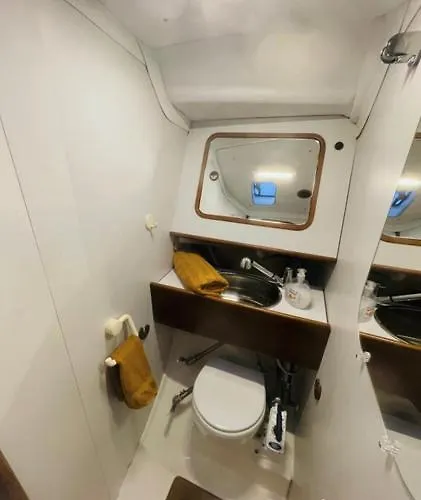 Seilbat 39 Fot I Sentrum Med Hotellkomfort For 6 Pers 프레드릭스타드