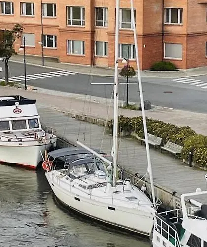 Seilbat 39 Fot I Sentrum Med Hotellkomfort For 6 Pers 보트호텔